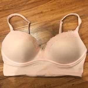 Victoria’s Secret, 32D wireless padded bra